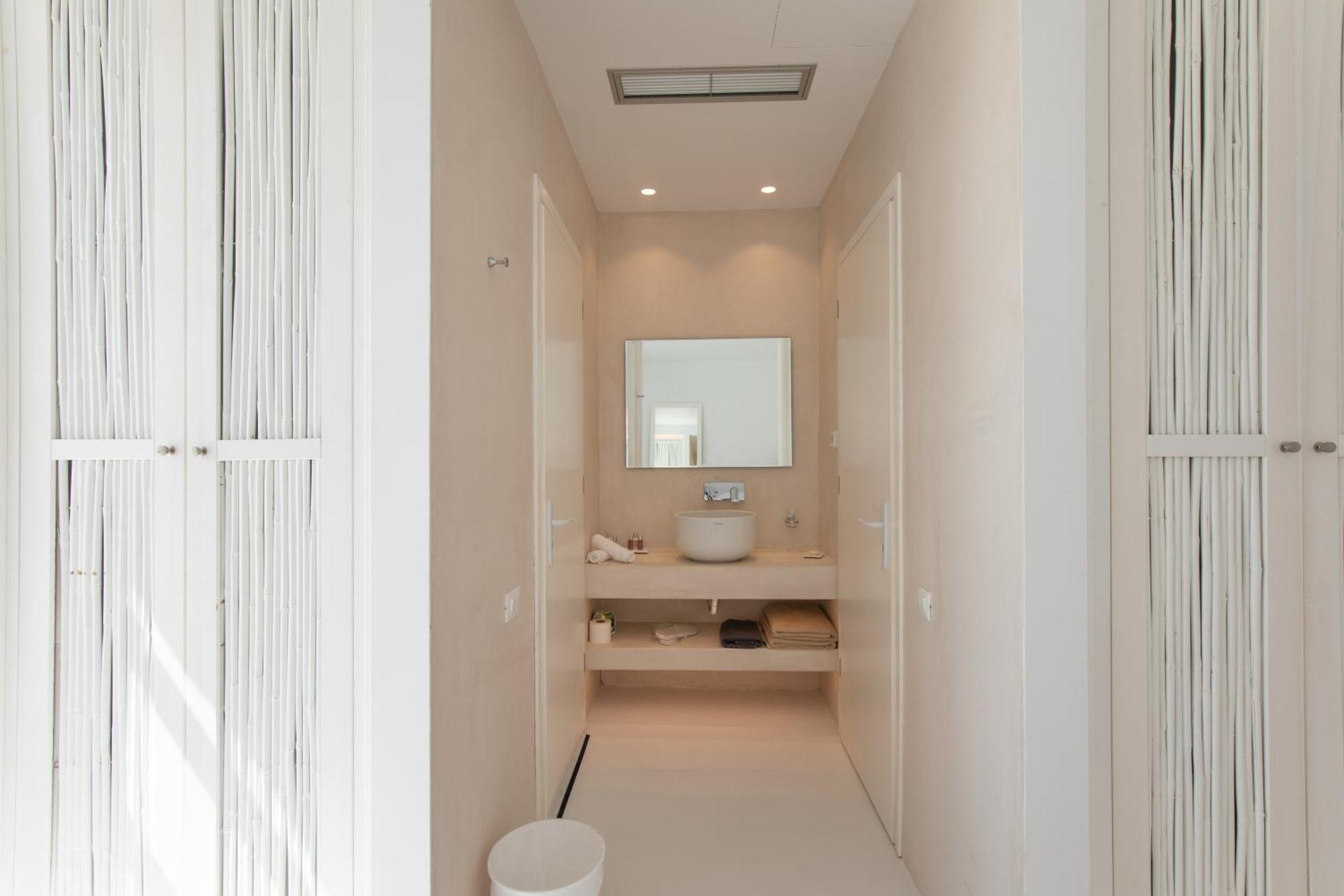 The Ammonite Hotel 4*