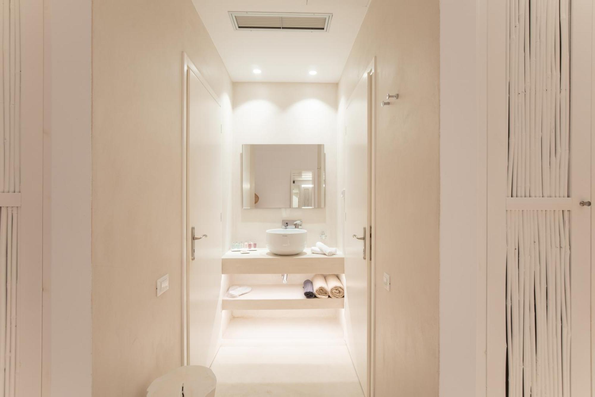 Hotel The Ammonite 4*